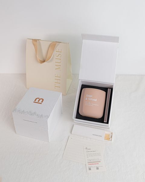 Nến thơm The Muse - Sage & Wood - Hương Xô Thơm & Gỗ Palo Santo - Ảnh 5
